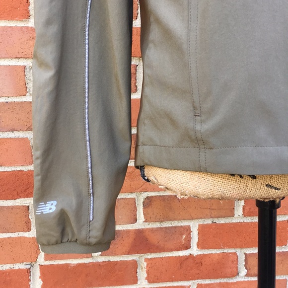 New Balance Green Windbreaker Women’s Size Small - Picture 3 of 8